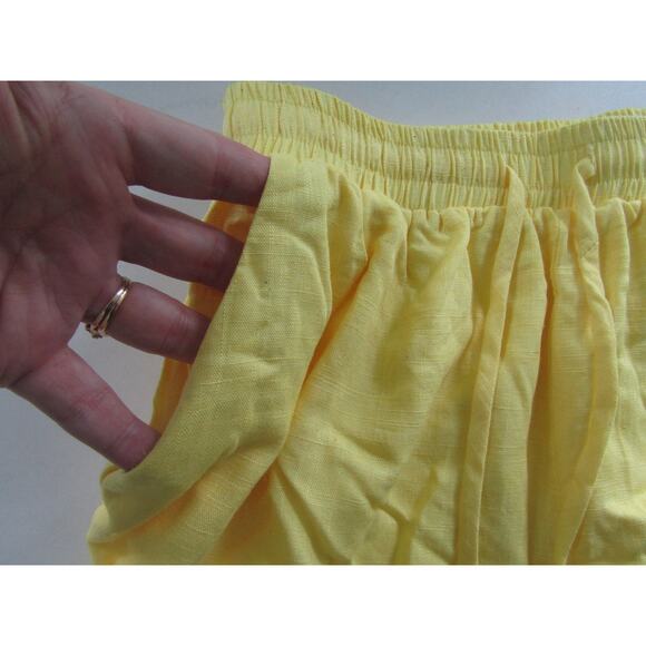 Women’s Yellow Drawstring Shorts Elastic Waist Pockets Summer Casual Small/Med - Picture 3 of 5